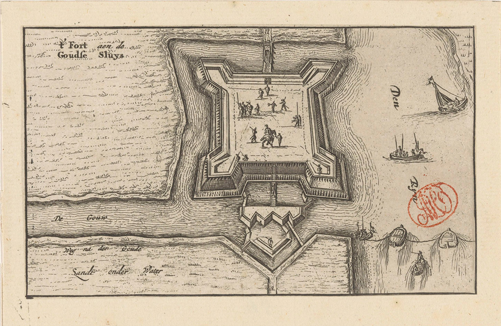 Vestingplattegrond van Fort Gouwsluis bij Alphen aan den Rijn. Het is een vierkant fort met op elke hoek een bastion. Rechts ligt de Rijn, links en onder weilanden, naar links stroomt de Gouwe. Onderaan het fort hangt een extra dubbelbastion. Dichtbij het fort vier puntjes naast elkaar en daarvoor nog een punt.