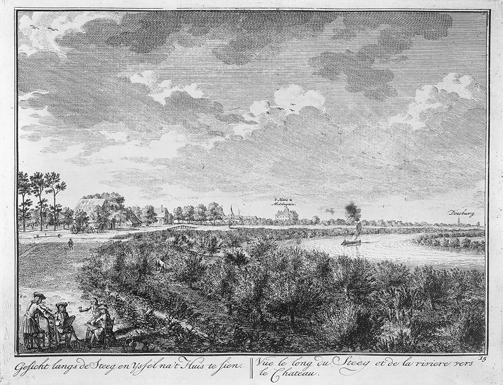 Recht een meander van de IJssel met daarop een zeilbootje. In de uiterwaarden staan bomen, links langs de weg een paar mannen op stoelen met wijn en een pijk. Langs de oever liggen boerderijen en in de verte het huis Middachten en het stadje Doesburg.