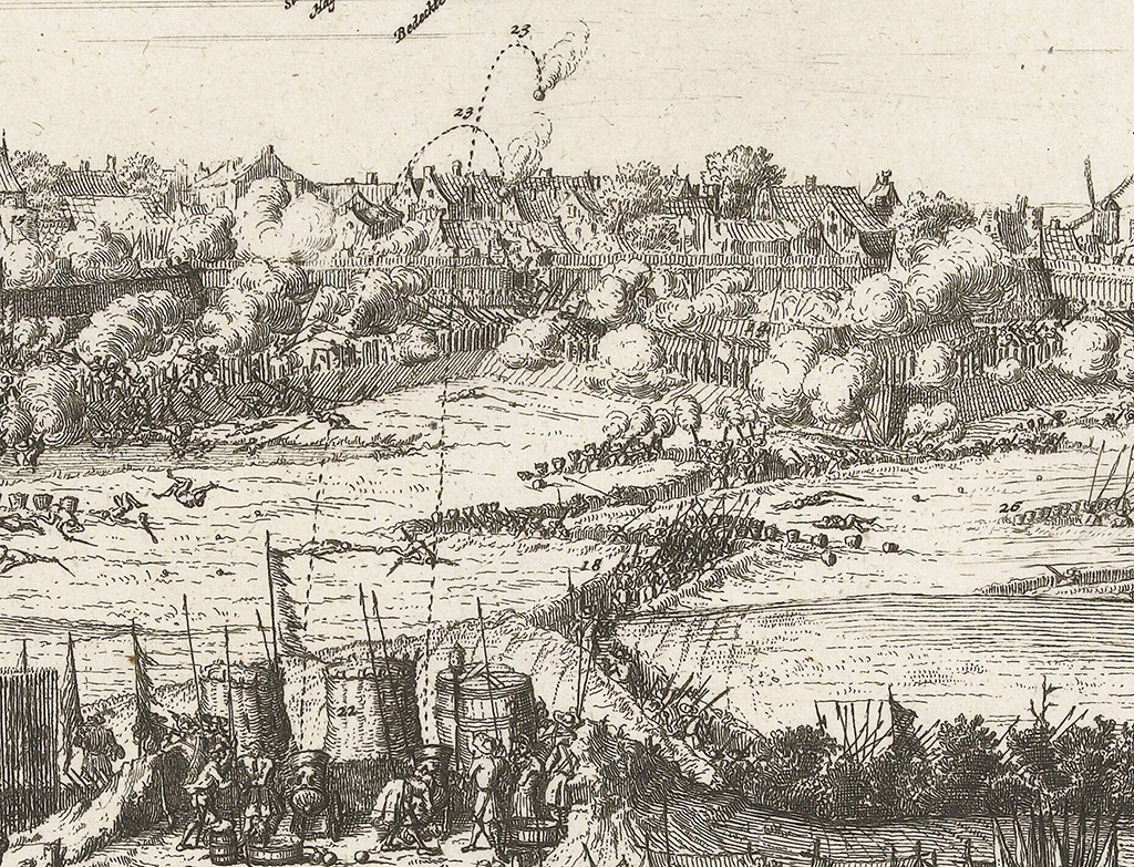 Op de achtergrond Naarden. Op en om de wallen de rook van kanonnen. Helemaal op de voorgrond wat verschanste soldaten met kanonnen die naar de stad schieten. de baan van de kogel staat met een streepjeslijn aangegeven. Tussen de verschanste soldaten een zigzag loopgraaf naar de stad vol met soldaten.