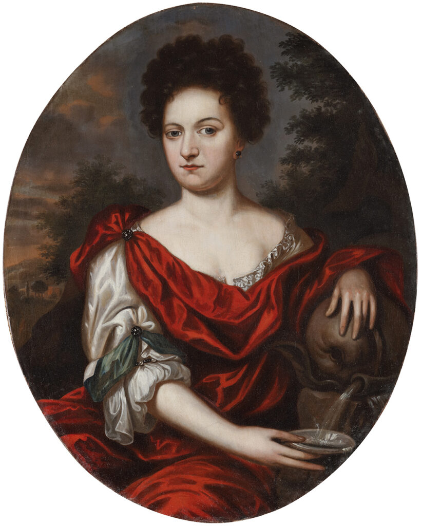 Een ovaal schilderij zonder lijst van een jonge vrouw die frontaal gepositioneerd is. Haar onderbenen zijn niet zichtbaar. Op de achtergrond is vaag een paar bomen tegen een donkerblauwe lucht met witte wolken te zien. Ze is gekleed in een rood glanzende japon. Op haar rechterschouder is de japon door middel van een sierspeld bij elkaar gehouden. Bij haar linkerschouder is dat niet het geval. De jurk glijdt dan ook van haar blote schouder af en een deel van het zilverkleurige, kanten onderlijfje, is te zien. De pofmouwen zijn van een lichte glanzende stof en vallen tot net over haar elleboog. Over deze stof is een groene glanzende band met sierklemmen bevestigd. Haar rechterarm ligt schuin naar links over haar schoot. In haar hand heeft ze een klein, plat schaaltje waarin een vloeistof zit dat uit een pijpje komt dat recht onder de bruin leren leuning van een fauteuil of bank aan de linkerkant te zien is. Haar linkerarm heeft ze naar achter over die leuning. Ze heeft een ovalen gezicht met amandelvormige, donkere ogen en donkere wenkbrauwen. Haar mond is klein met rode lippen. Haar donkere, krullende haar lijkt opgestoken, Alleen haar rechteroor is te zien. Daarin heeft ze een kleine, donkere, ronde oorbel.