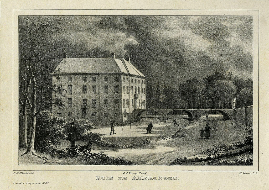 Links het huis Amerongen in een bevroren gracht met daarop schaatsers. Naast de gracht een pad met daarop een moeder en een kind.