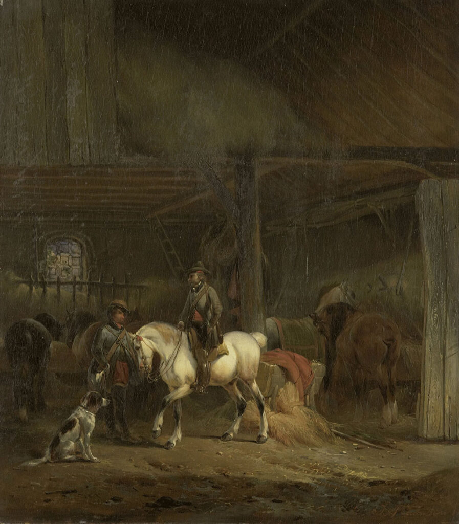 n een paardenstal maken enkele jagers zich klaar voor de jacht, links een hond.