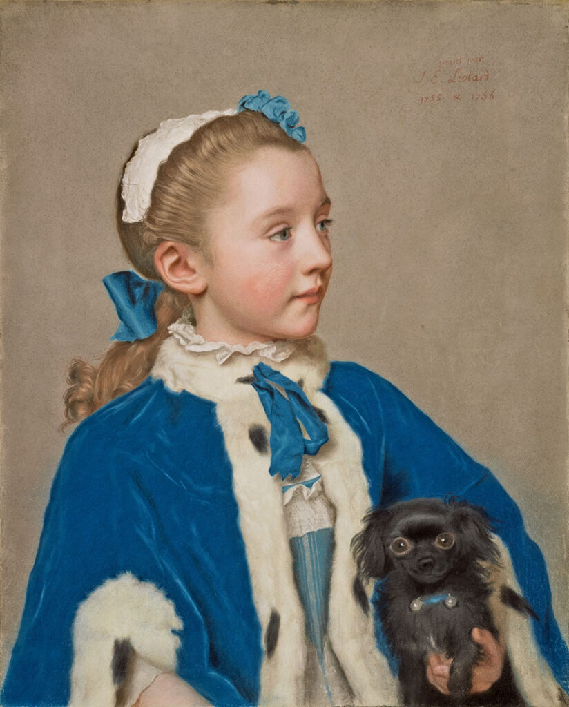 Een jong meisje met een frisse blos op haar wangen. Haar donkerblonde krullen zitten in een staart met een blauwe strik en een witte haarband met een blauwe versiering. Zedraagt een blauw fluwelen manteltje met een hermelijnen bontje. Onder haar arm heeft ze een klein zwart hondje: een markiesje. Rechts boven is het portret gesigneerd en gedateerd.
