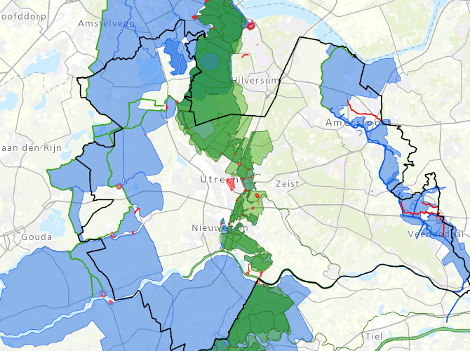 Kaart van Utrecht met een massief blauw gebied langs de westgrens van de provincie. In het midden van de provincie een groen gebied en langs de oostgrens weer een blauw gebied. 