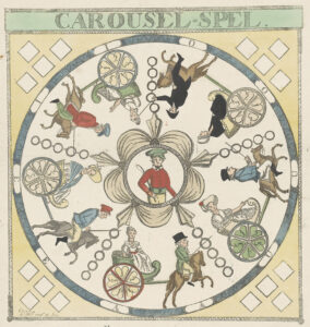 Bordspel genaamd Carousel-Spel uit 1823. Centraal een pikeur met zweep waaromheen vijf koetsjes waarin een vrouw zit en getrokken door een paard waarop een man zit. Onderdeel van een groep van kinder- en gezelschapsspelen gedrukt in de periode ca. 1750-1850.