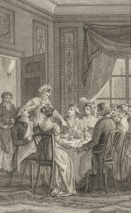 Bij een chique diner staat een vrouw op aan tafel, alle gasten kijken haar verschrikt aan en een meneer stoot zijn glas wijn om. Door de openstaande deur komt net de knecht binnen.
