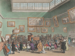 In een hoge ruimte met groene wanden en een lichtkoepel in het dak, hangen diverse schilderijen. Op een podium staat een man achter een katheder met een hamer in zijn hand. Hij wijst naar een schilderij rechts van hem. Achter een bureau zit een man fanatiek te schrijven. Op bankjes zitten mensen en overal in de ruimte staan mensen: ze praten over de scholderijen, lezen in papieren of kijken rond.