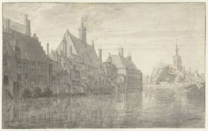 De hofvijver met daarin de gebouwen van het Binnenhof met de weerspiegeling van de gebouwen op het water. Op de achtergrond bomen en de grote of St Jacobskerk.